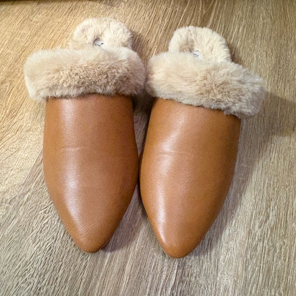 NWOT Cozy Tan Fur-Lined Women's Mules
